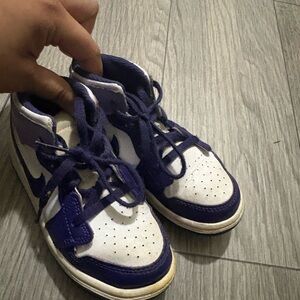 Nike Kids High-Top Sneakers in White and Purple